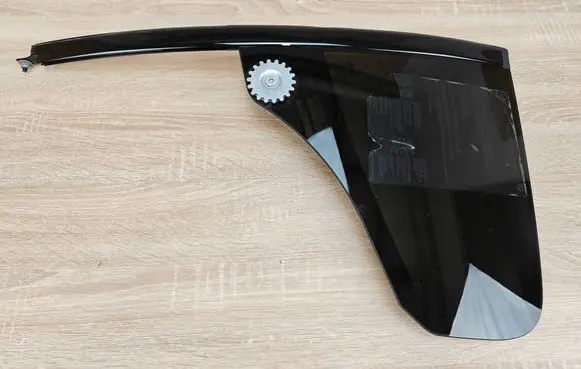 BMW 8 G16 Rear door window glass 7476949