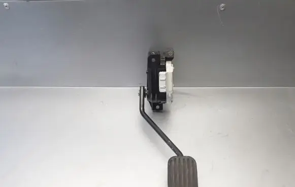 Volvo XC90 Accelerator throttle pedal 30683521