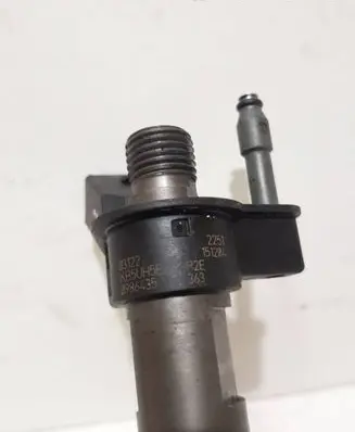 BMW 5 E60 E61 Fuel injector 0986435 03152
