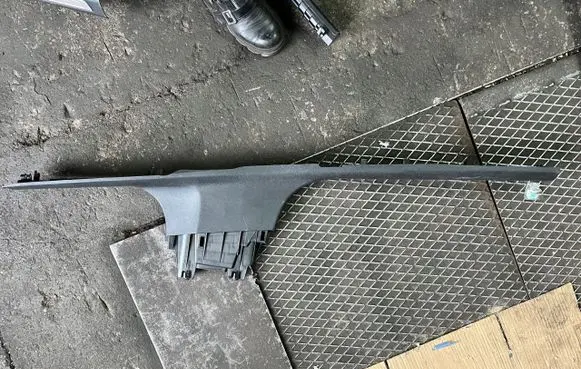 Peugeot 508 II Front sill trim cover 9833864677