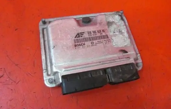 Volkswagen Sharan Engine control unit/module 038906019NA 0281011822