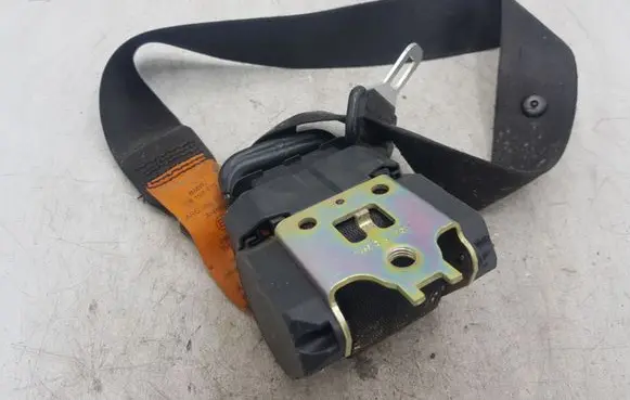 BMW 5 E39 Front seatbelt 566172701 100LL12L000