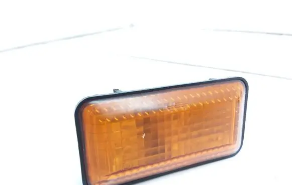 Volkswagen Golf III Front fender indicator light 1H0949117A