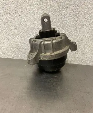 BMW 5 F10 F11 Engine mount bracket 6868302