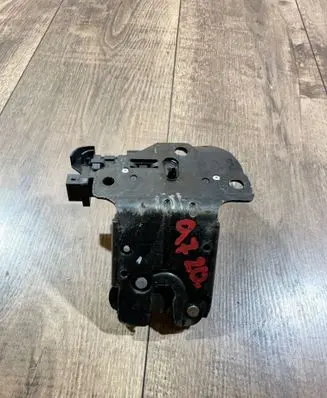 Audi Q7 4L Tailgate/trunk/boot lock/catch/latch 8P4827505B