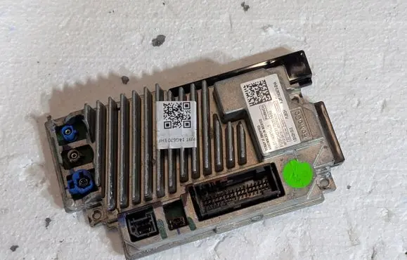 Ford B-MAX Radio/CD/DVD/GPS head unit PJ9T14G670EHA