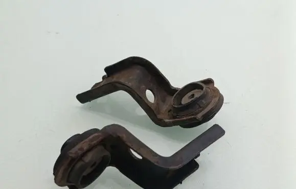 Toyota RAV 4 (XA30) Radiator mount bracket 