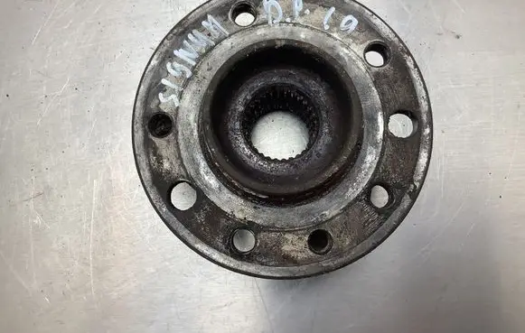 Opel Signum Front wheel hub 