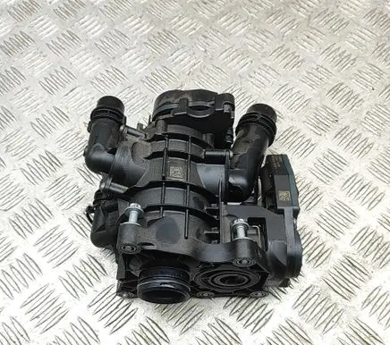 BMW 3 G20 G21 Thermostat housing 8642560 EHR0001