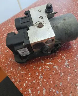 KIA Sorento ABS Pump 589103E310