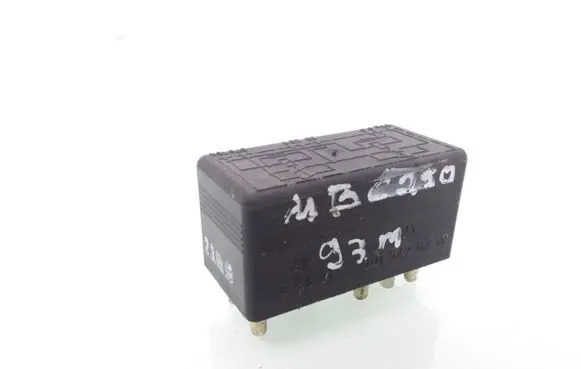 Mercedes-Benz C W202 Coolant fan relay 0015428219