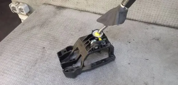 Toyota Avensis T250 Gear shifter/selector