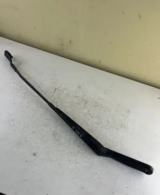 Peugeot 308 Front wiper blade arm