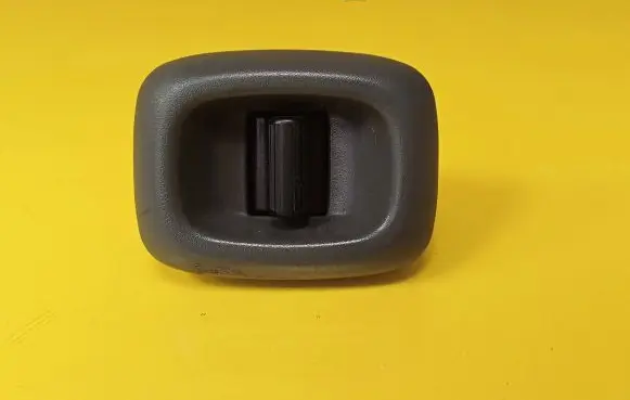 Suzuki Baleno EG Electric window control switch 414008N