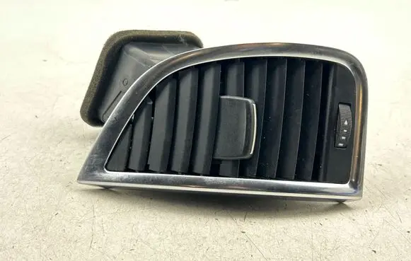 Audi Q7 4L Dashboard side air vent grill/cover trim 4L0820901
