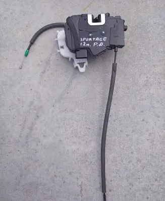 KIA Sportage Front door lock