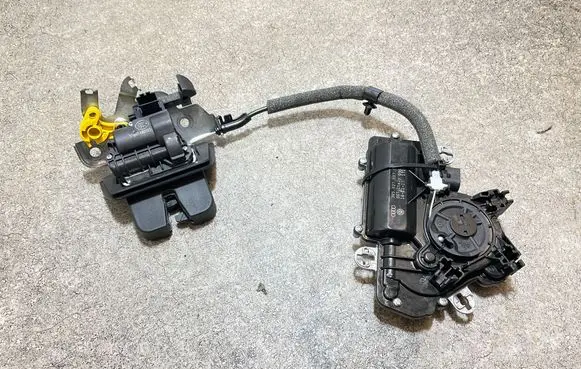 Audi A4 S4 B9 Tailgate/trunk/boot lift motor 3V5827887B 171612