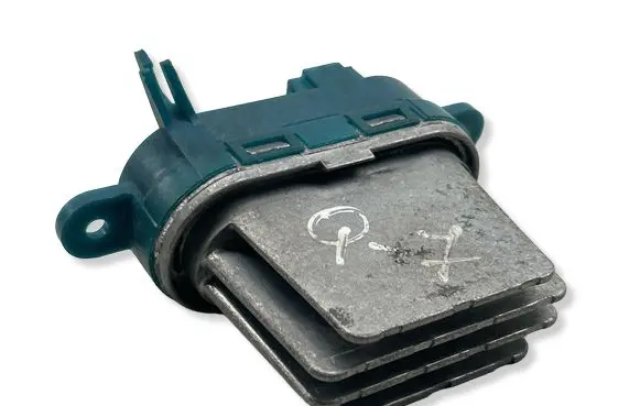 Audi Q7 4L Heater blower motor/fan resistor 7L0907521B 16255YY0063D 52420686