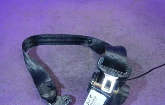 Skoda Fabia Mk1 (6Y) Front seatbelt
