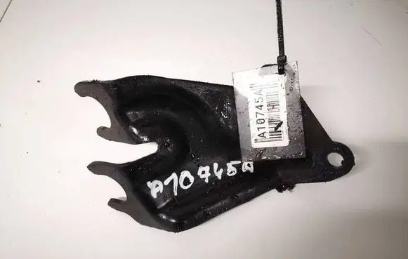 Ford Focus C-MAX Engine mounting bracket