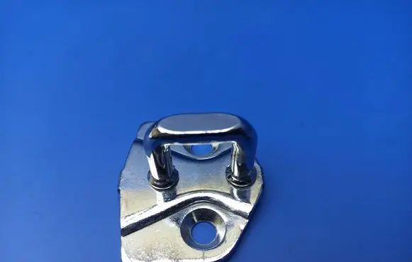 BMW 7 E65 E66 Front door lock loop/hook striker 8240573 930G9
