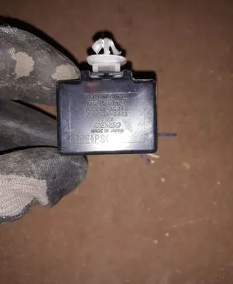 Toyota Avensis T270 Light relay 895A168010