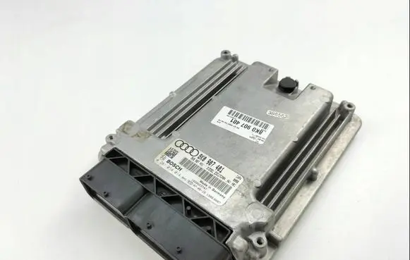 Audi A5 8T 8F Engine control unit/module 8K0907401