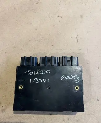 Seat Toledo II (1M) Comfort/convenience module 1J0959799S 5DK00795350