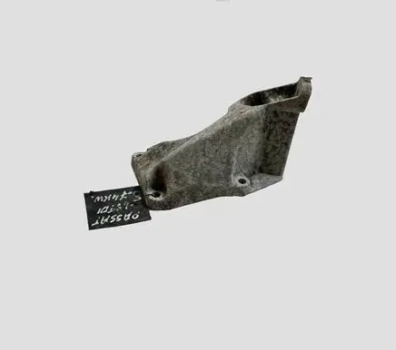 Volkswagen PASSAT B6 Engine mounting bracket 8D0199307P