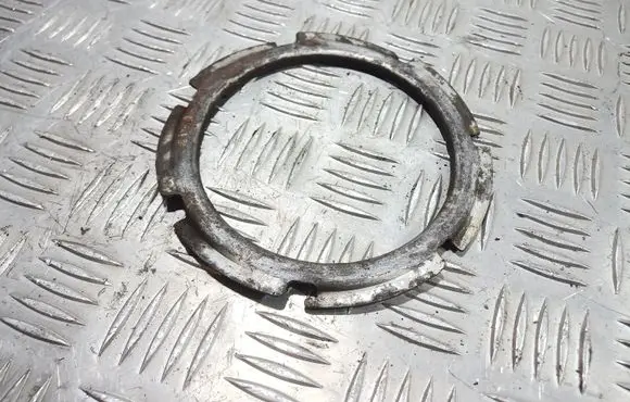 Volkswagen Golf V In tank fuel pump screw locking ring/nut 