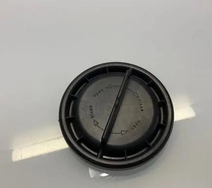 Mercedes-Benz E W211 Headlight/headlamp dust cover 14735400