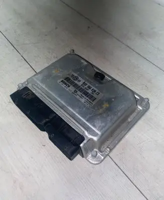 Volkswagen PASSAT B5 Engine control unit/module 038906019EB 28SA4860 0281010553