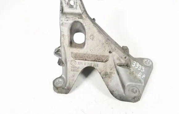 BMW 1 E82 E88 Engine mounting bracket 6779368