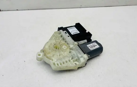Volkswagen Golf Plus Front door window regulator motor 5K0959793 5K0959701D 5M2837402P