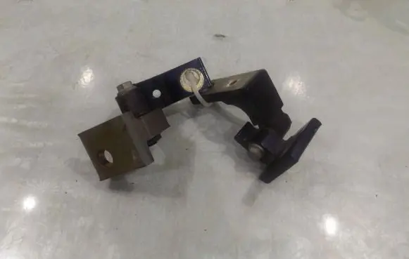 Fiat Stilo Rear door lower hinge