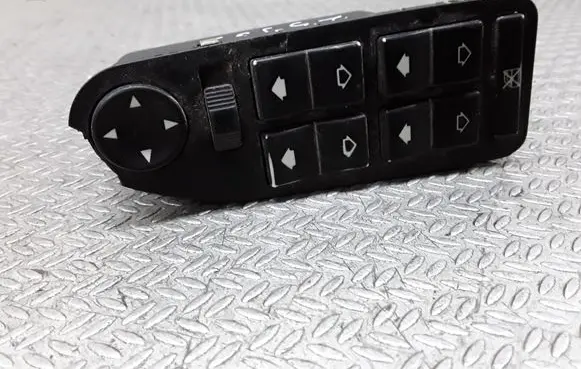 BMW 5 E39 Electric window control switch 61318380645