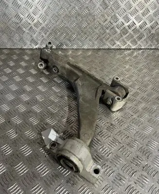 Volvo XC90 Front lower control arm/wishbone