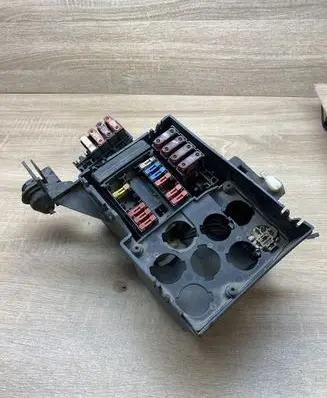 Renault Scenic I Fuse module PA66B2013