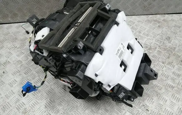 Peugeot 208 II Interior heater climate box assembly 9826065380 0001000467 11490542