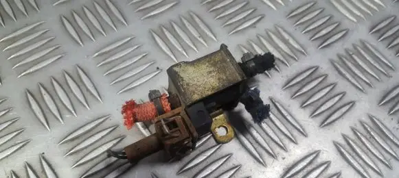 Volkswagen PASSAT B4 Turbo solenoid valve 028906283f