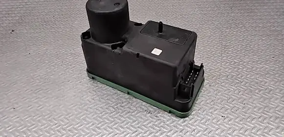 Volkswagen PASSAT B4 Central locking vacuum pump 3A0962257