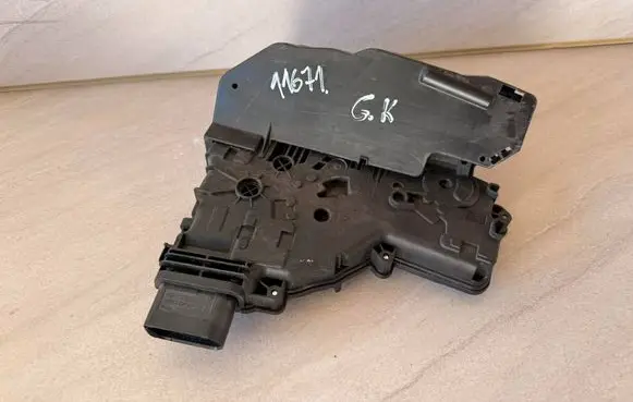 Seat Alhambra (Mk2) Sliding door lock 7N0839015L