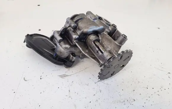 Opel Vivaro Oil pump 150001650R
