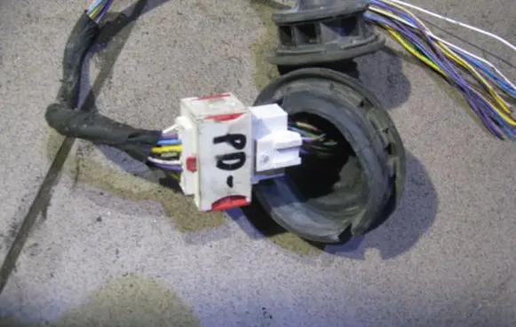 Citroen C3 Front door wiring loom/harness boot 50259580