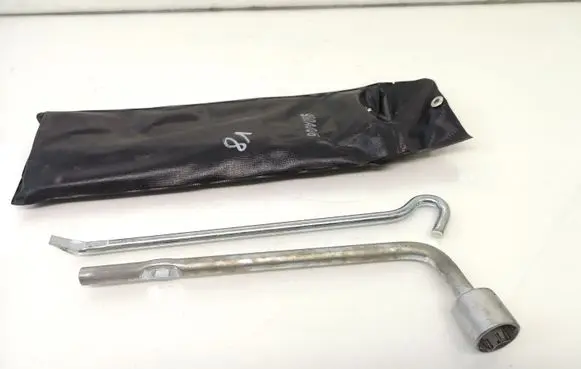 Mitsubishi Lancer X Wheel nut wrench 9200A006