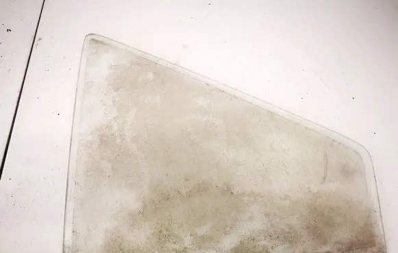 Rear vent window glass