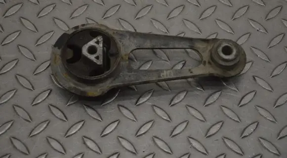 Nissan Micra K14 Engine mount bracket
