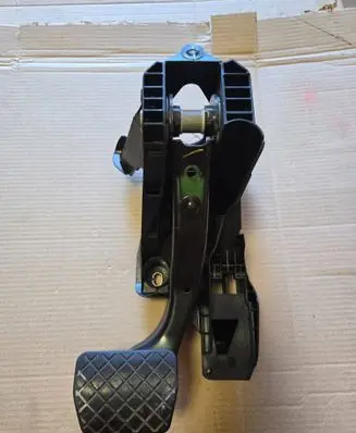 Volkswagen Tiguan Brake pedal 5QN723058A