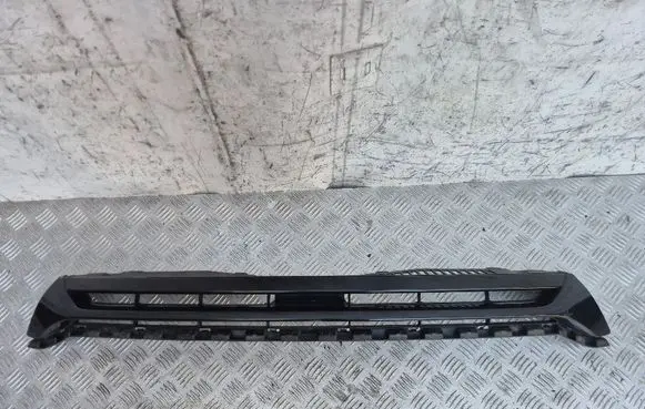 Volkswagen Scirocco Front bumper upper radiator grill 1K885653A