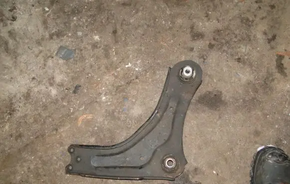 Renault Laguna III Front control arm 545010009R 545010008R 545010012R